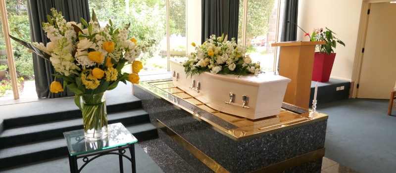 Diferencia entre funeraria y tanatorio